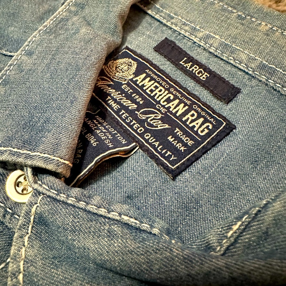 Gently used Men’s Long Sleeve Denim Button Up